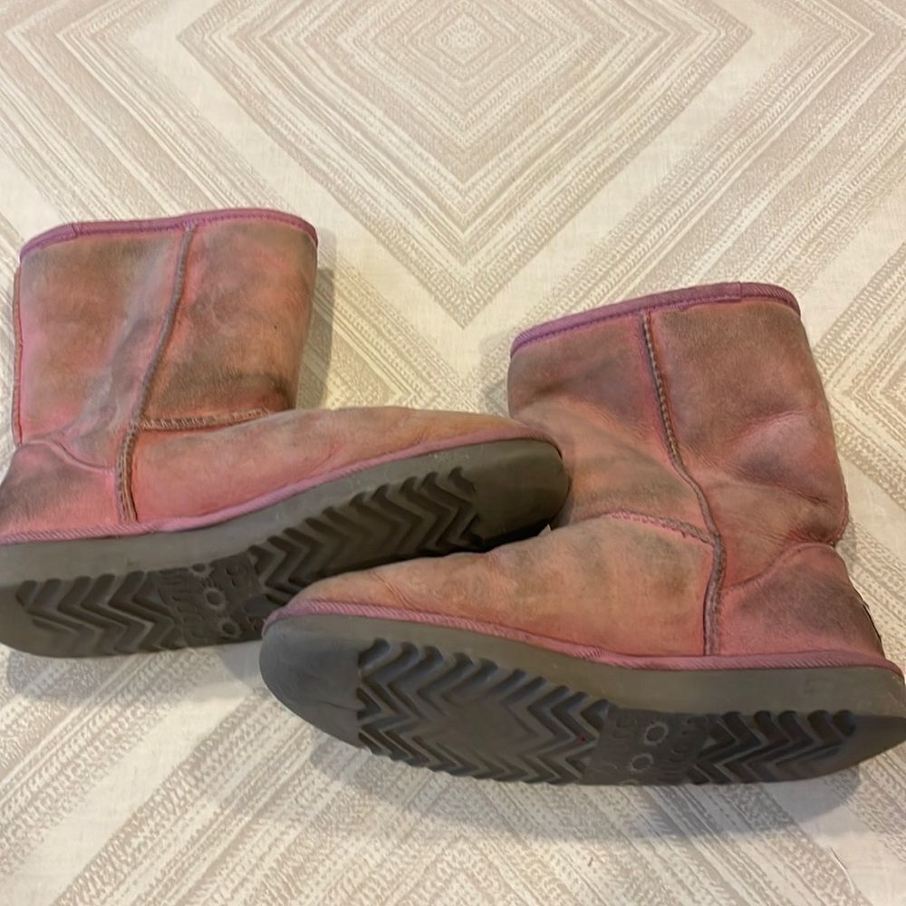 Ugg Women’s Pink Ankel Length Boots Size 7